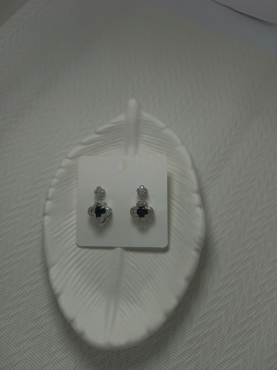 Crystal Clover With Rube Pearl Earrings
