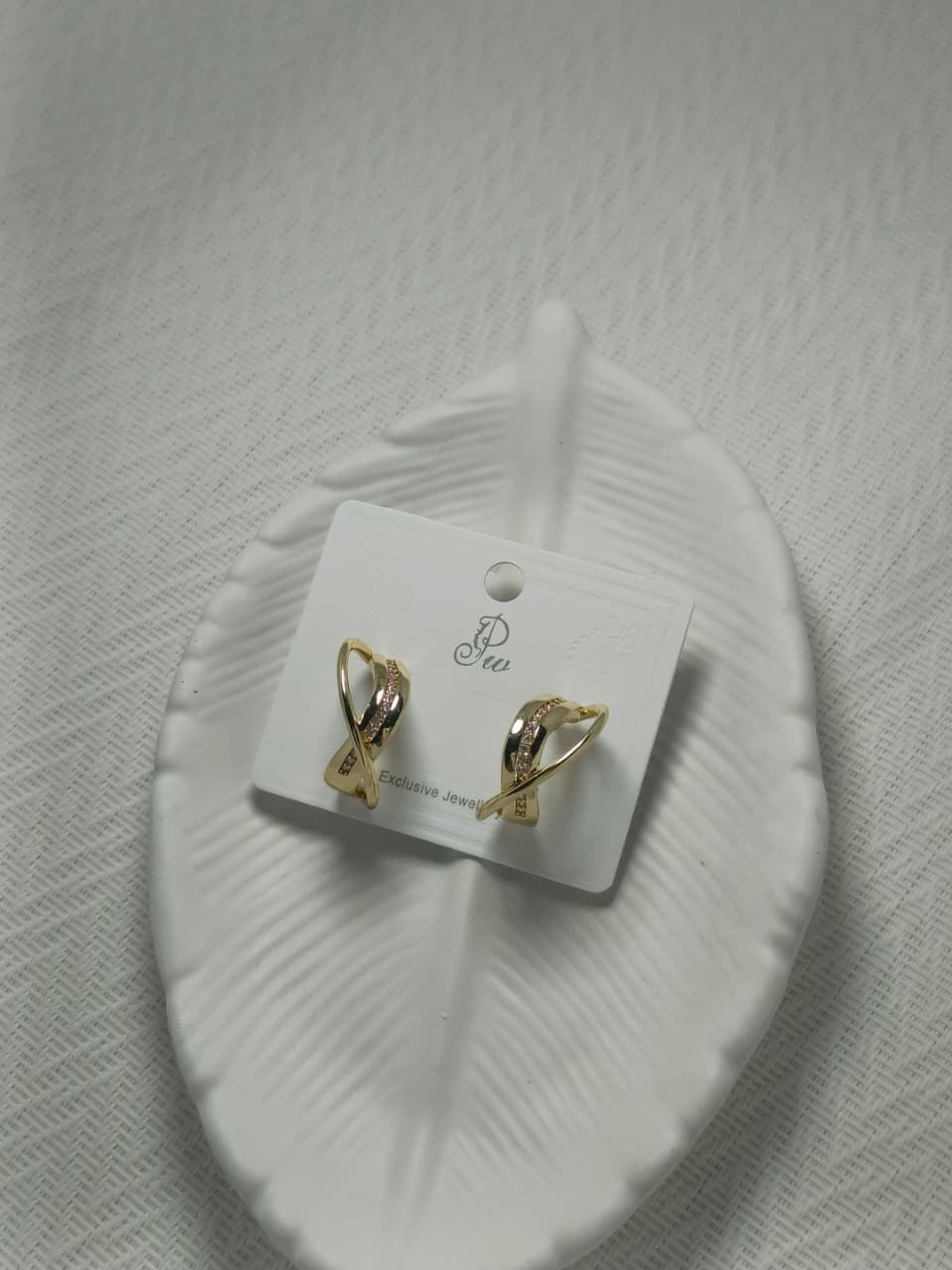 Premium Gold Polished Twisted Sparkle