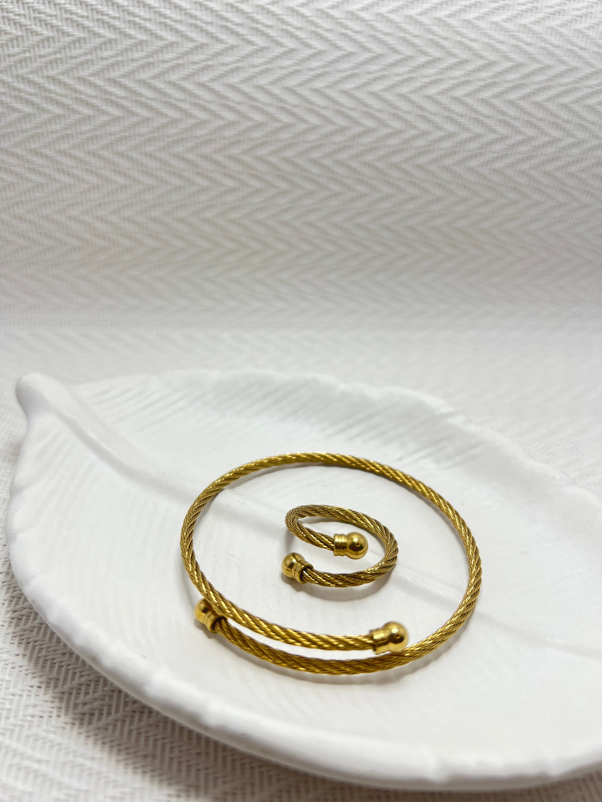 Premium Twisted Gold Bangle + Ring