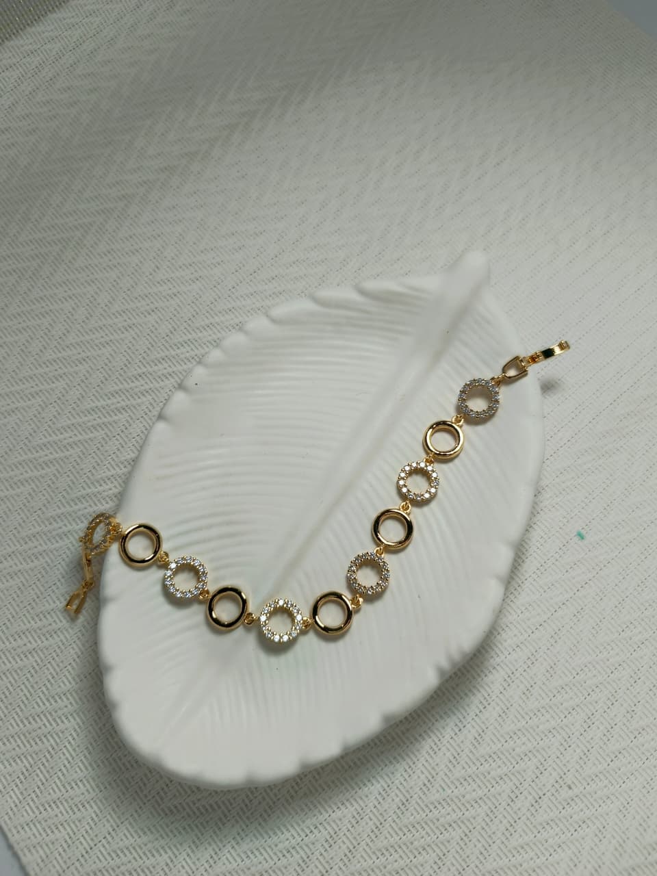Circle Zirconia Bracelet